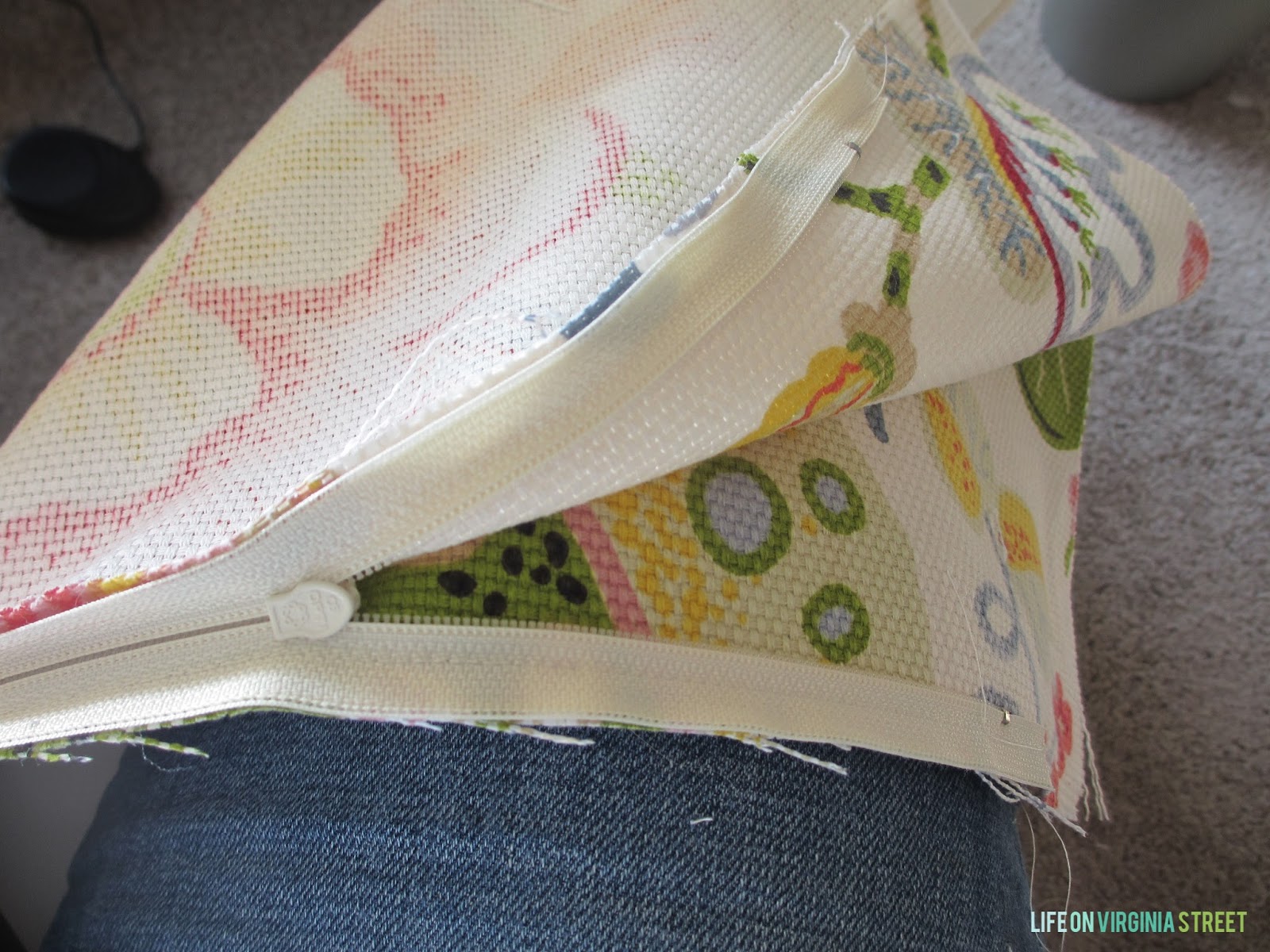 Tutorial: Throw Pillow with a Zipper - Life On Virginia Street