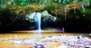 BeyKhansaa Tour Travel: Air Terjun Jembatan Batu Tobelo Indonesia