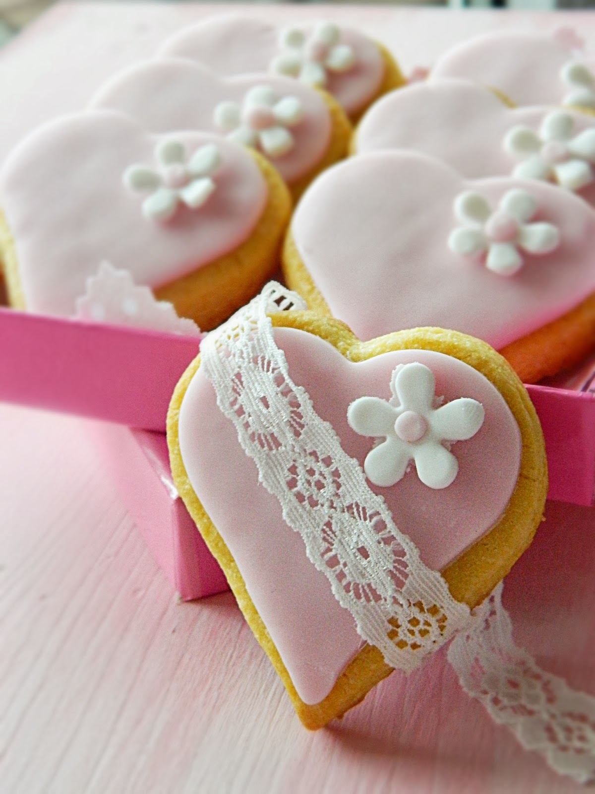 Dr Ola's kitchen Sugar Cookies covered with Fondant. الكوكيز المغطاه