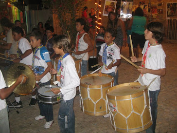 Banda de percussão da Associação Cultural Canoa Criança
