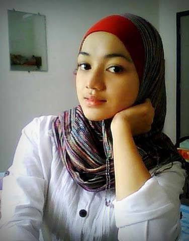 Awek Tudung Cute