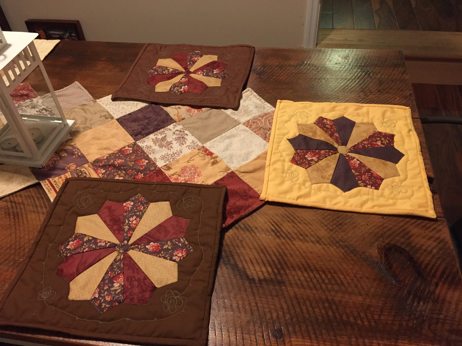 Shabby Country Decorating & Quilting Dresden Plate Placemats
