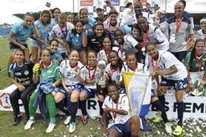 Futsal de Jacareí goleia no Paulista e vôlei adaptado vence na