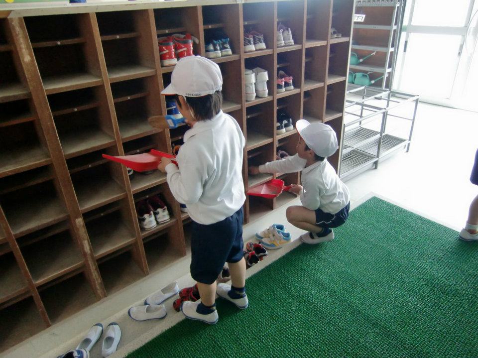 " defined by what we believe in " Japanese little students at primary