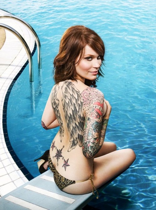 sexy tattooed girls. Girl Back Tattoos Popular 2011