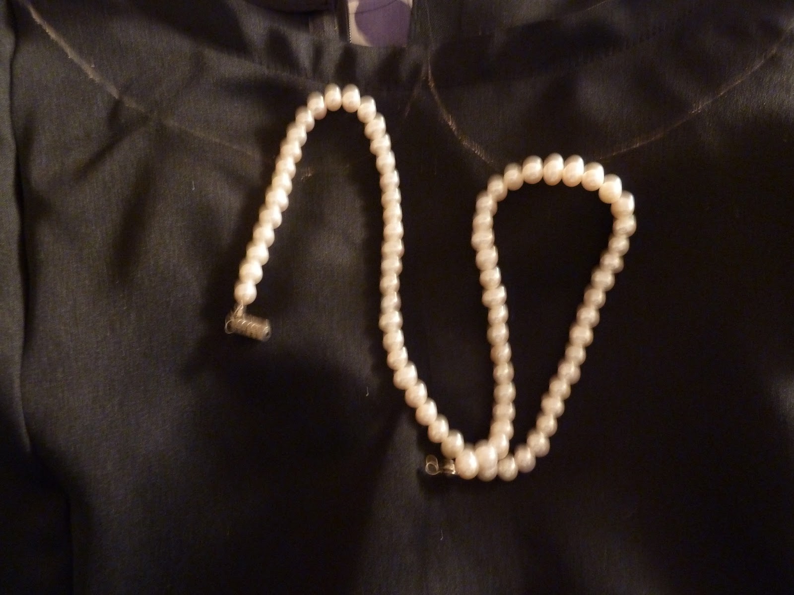 DinosaurGirl Pearl Collar Blouse + How to make a pearl collar tutorial!