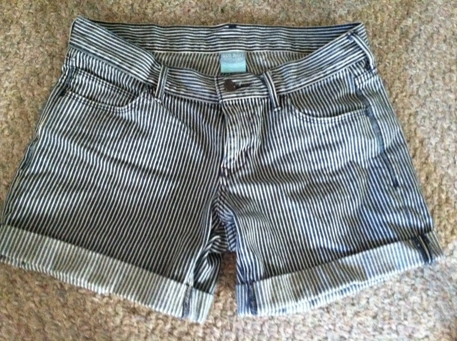 Fashionista Blue and white striped shorts done four ways!!