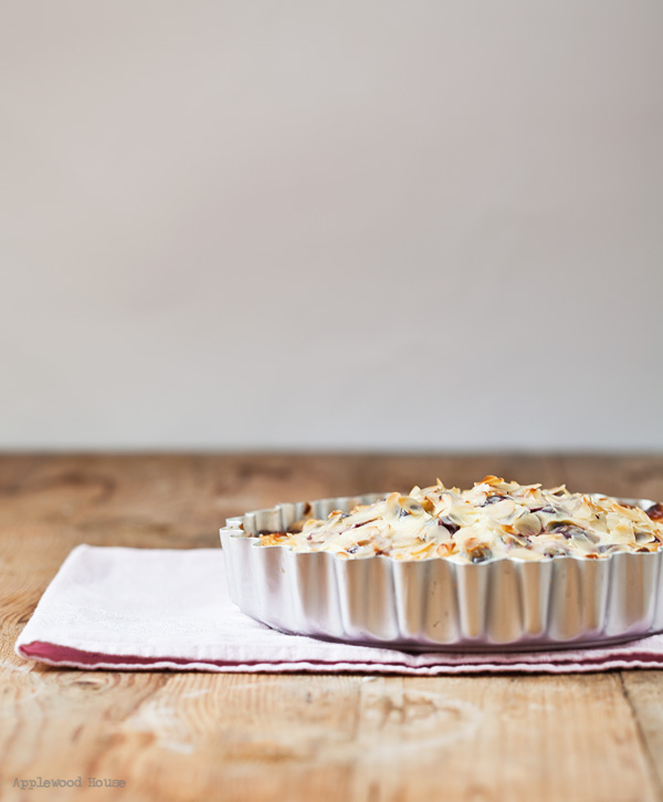 Kuchen mit Kirschen Mandeln Schmand lecker einfach schnell