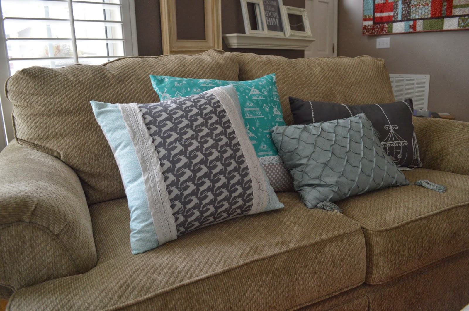 Jedi Craft Girl Deer Friends, Christmas Deer Throw Pillow Tutorials