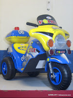 2 DoesToys DT9983 Police Battery Toy Motorcycle in Blue