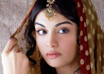 Hot-Bollywood-Actress-Adah-Sharma Hot-Bollywood-Actress-Adah-Sharma