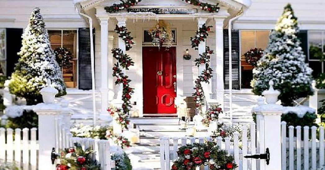CRYSTAL ANN Exterior Holiday Decorating