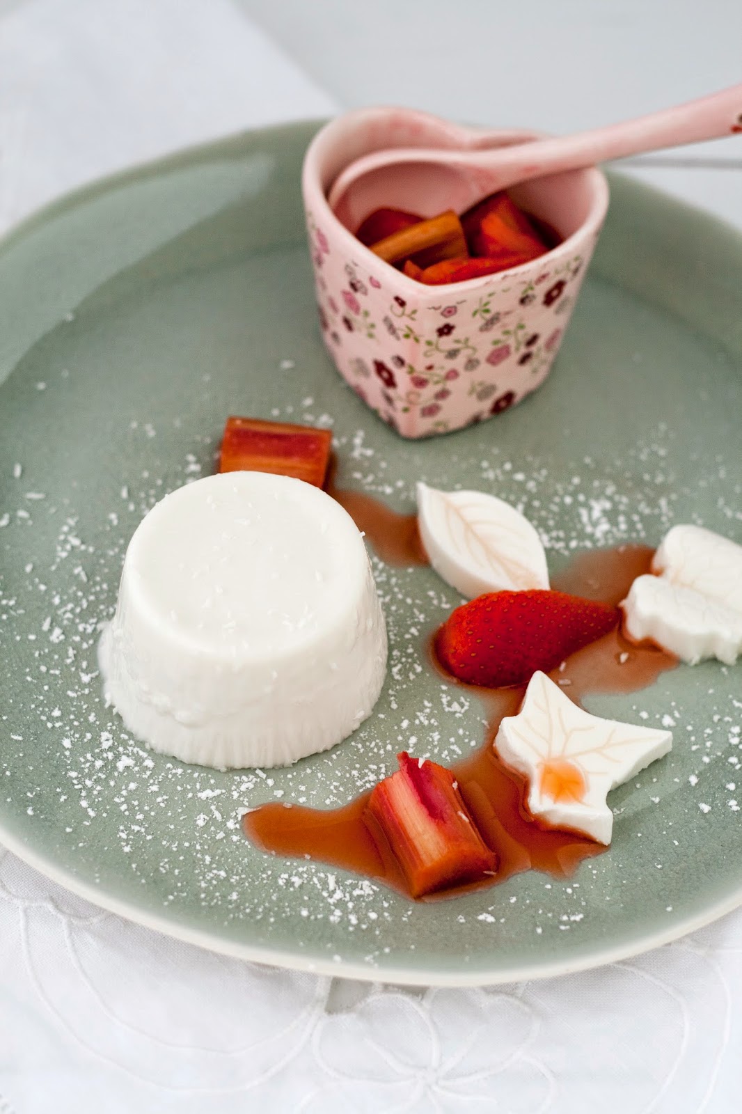 Panna cotta met kokosmelk en Knack Weekend