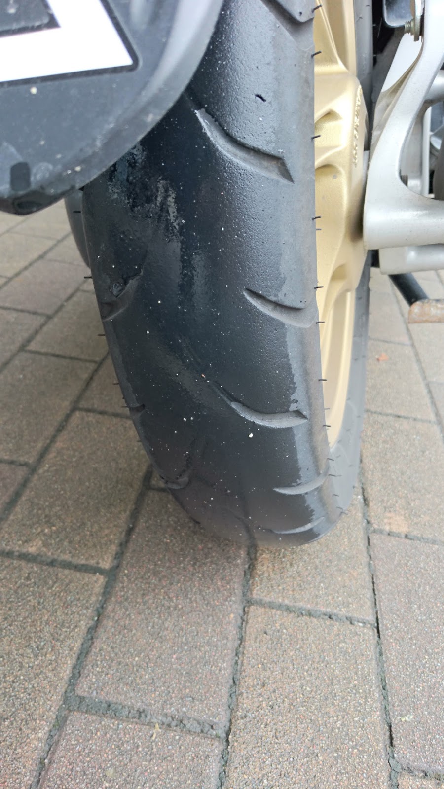 ｐｃｘで通勤快速 後輪タイヤ交換