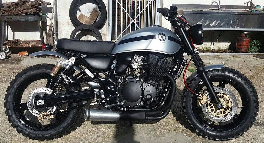 Suzuki GSX 750