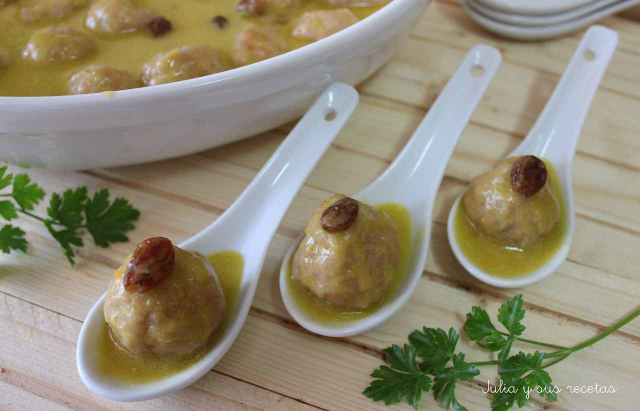 Albóndigas de pollo al curry