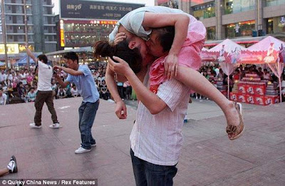 Foto Kontes Ciuman Paling Unik China Foto Kontes Ciuman Paling Unik China