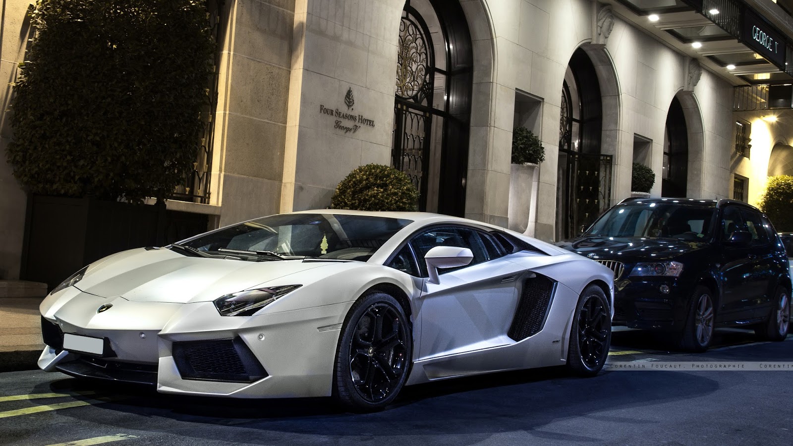 Lamborghini Aventador Car Picture