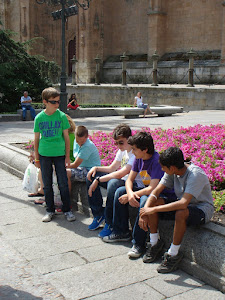 enfrente de la catedral