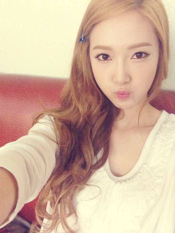 (CAPS) Jessica en Weibo 130623+jessica+weibo+profile+picture