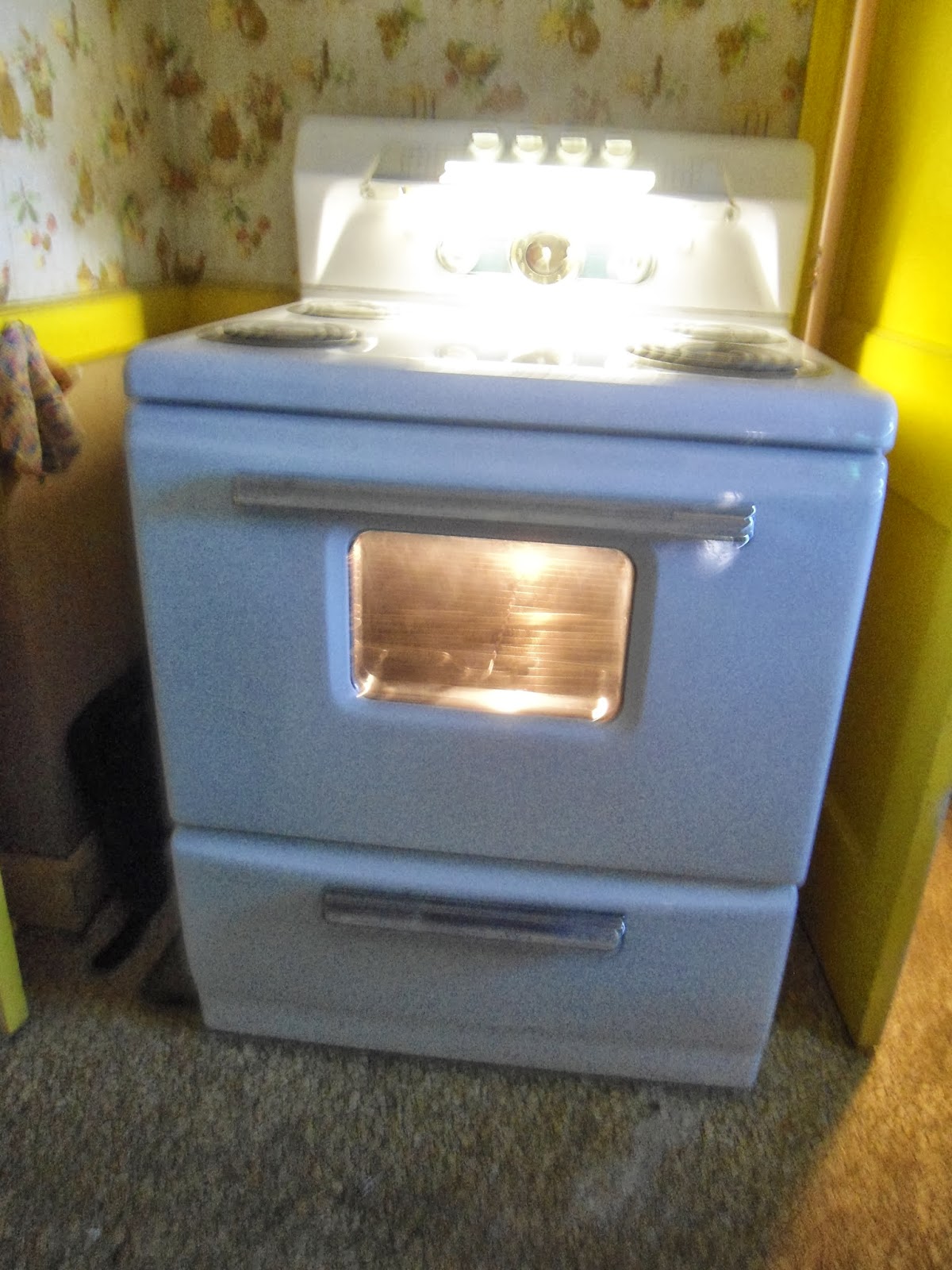 Phoebes Hidden Treasures Antiques and Collectibles Blog Working 1950