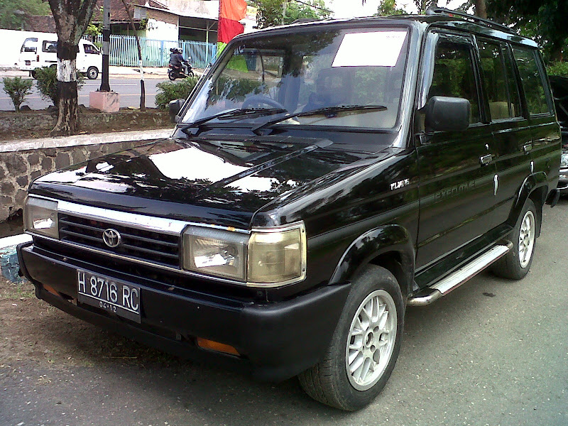 Koleksi jual-beli mobil Toyota title=