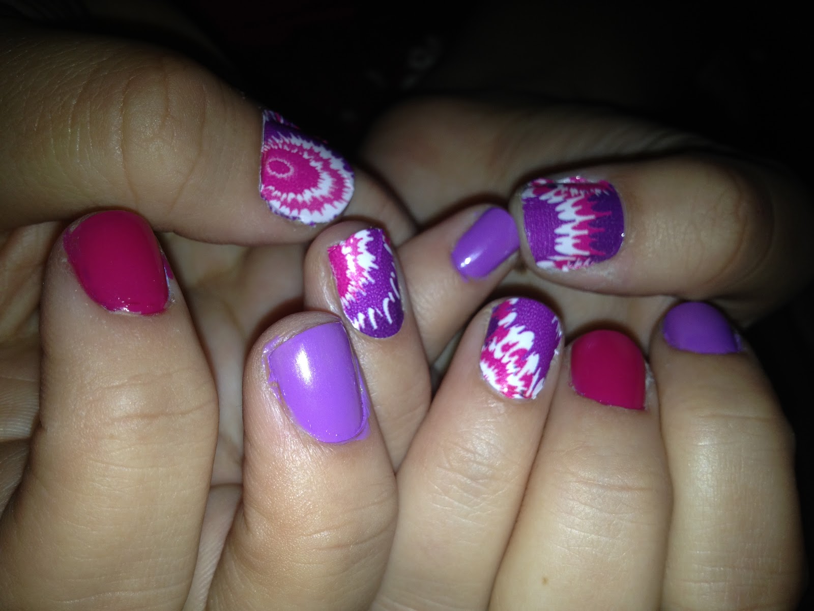 Sara's Beauty & Style Channel: Tie Dye Nails!