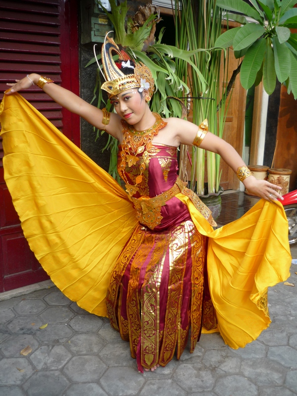 Sanggar Tari, Rias dan Busana Bali SIWA NATA RAJA: Menyewakan dan