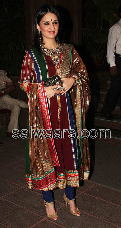 Anu Dewan In Designer Salwar Indian Dresses Anu Dewan In Designer Salwar Indian Dresses