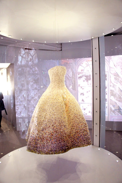 La Vie En Rose dress worn by Natalie Portman