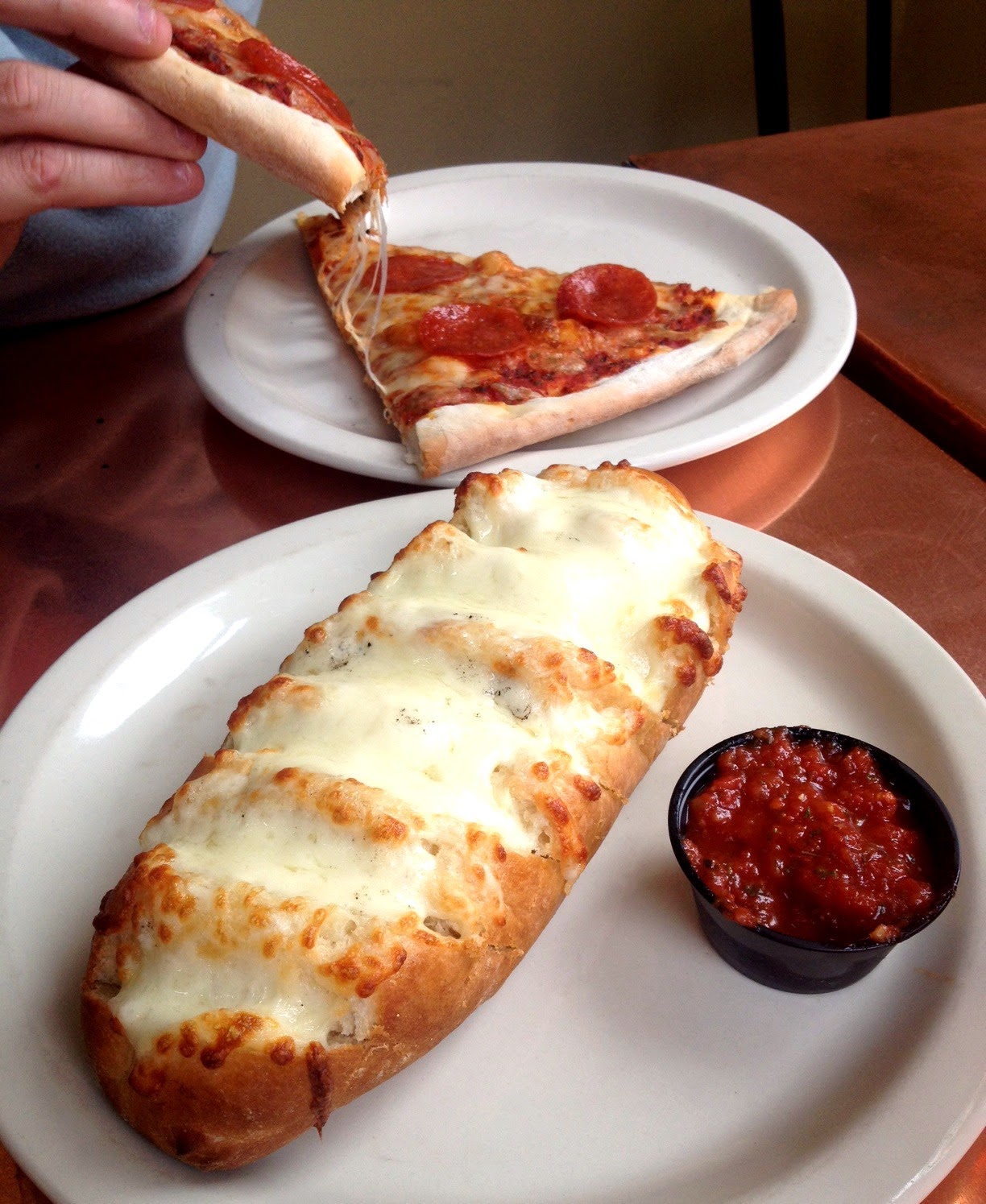 Restaurant Review Pomodori Pizza Clifton, OH The Food Hussy!