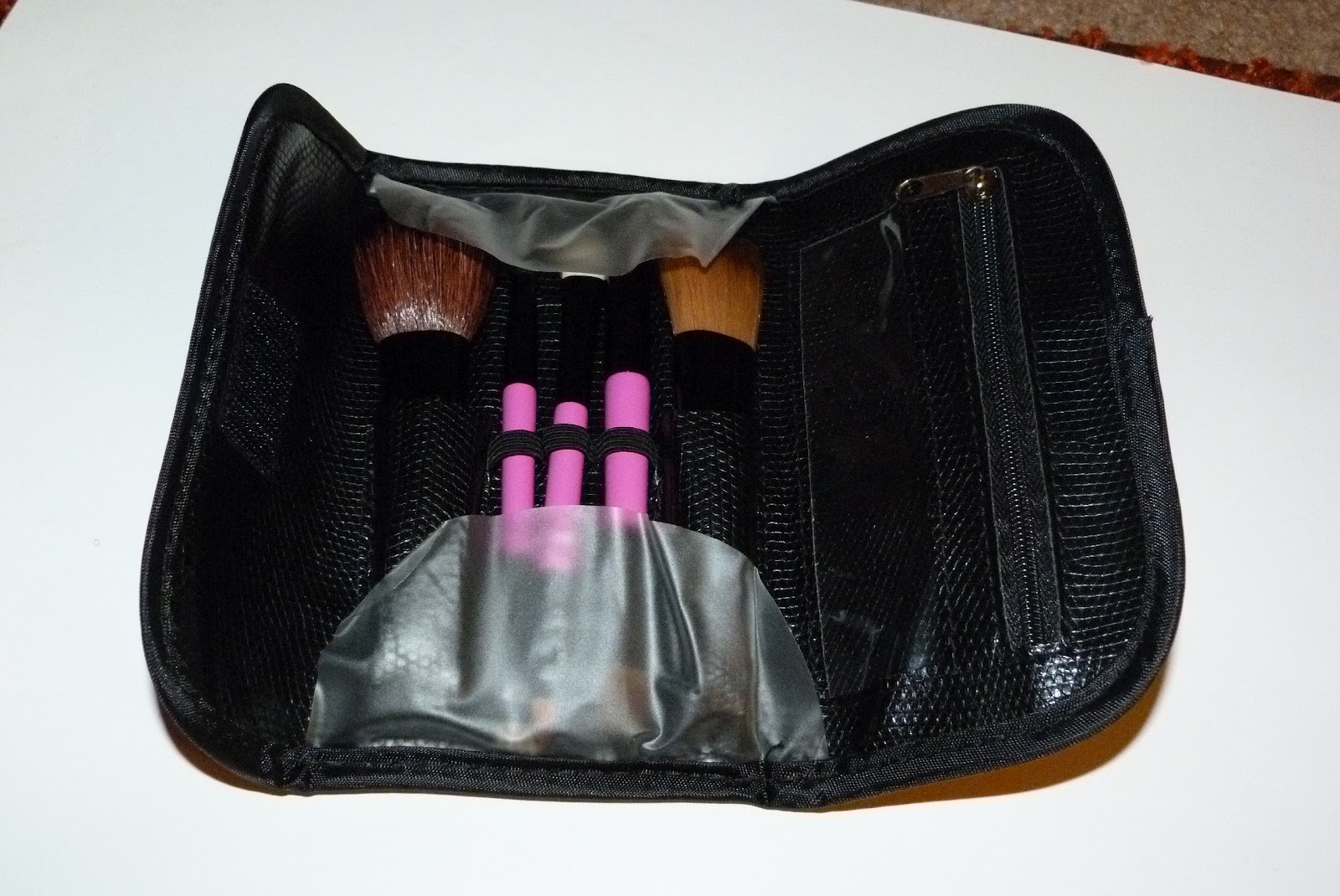 Cosmetic Fanatic Royal & Langnickel Travel Brushes Review
