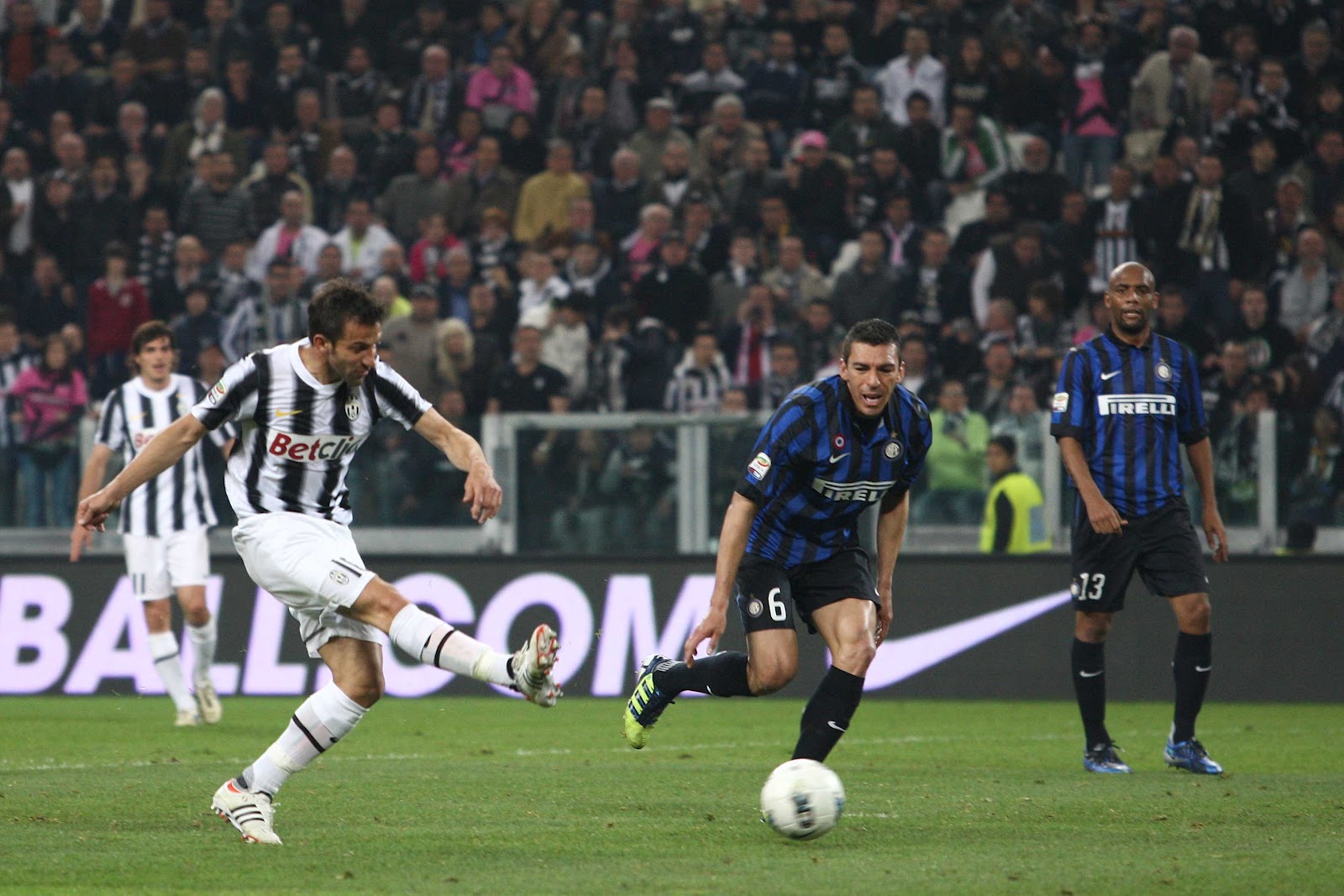 juv_int128.jpg