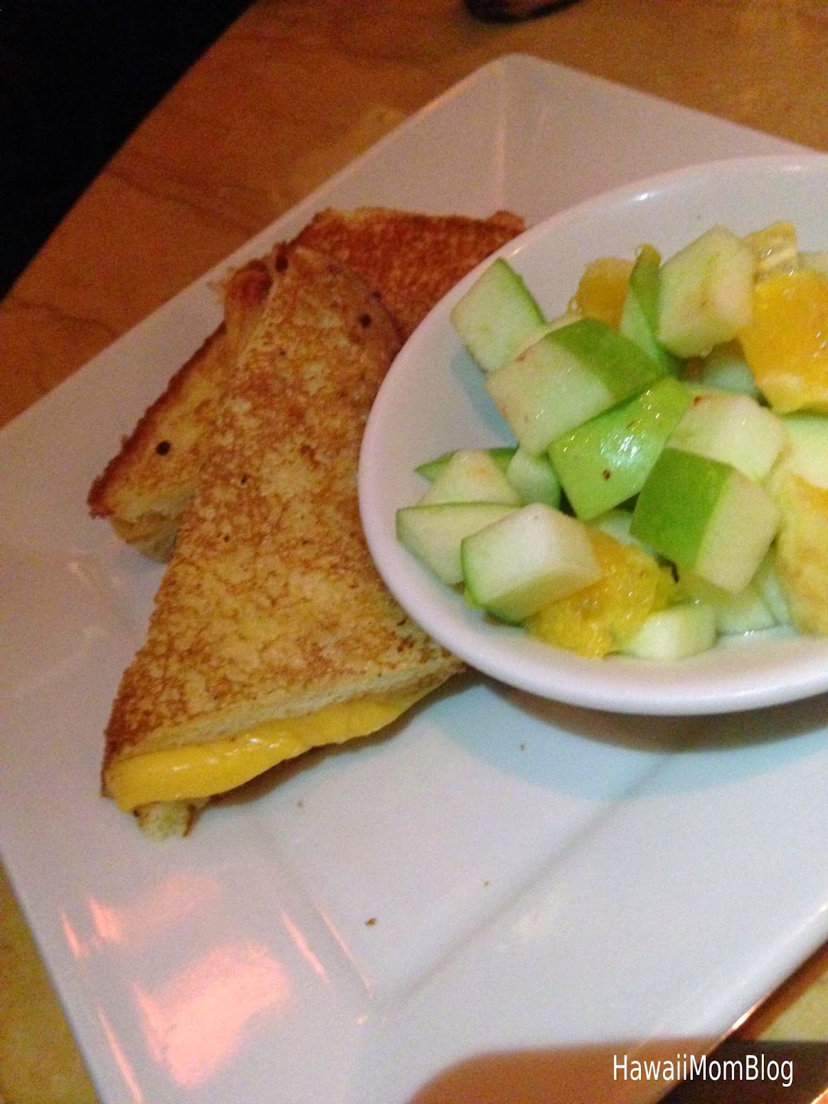 Hawaii Mom Blog The Cheesecake Factory Waikiki