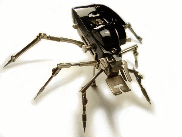 07-Articulated-Singer-Insect-Christopher-Conte-Beauty-in-Biomechanical-Sculptures-www-designstack-co