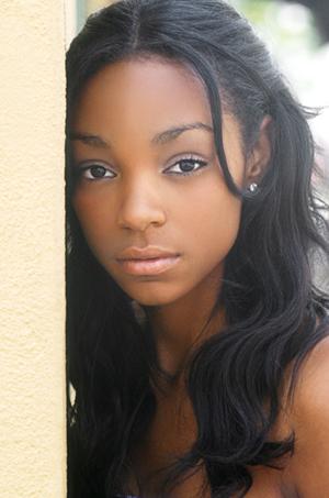Shavon Kirksey as Beneatha