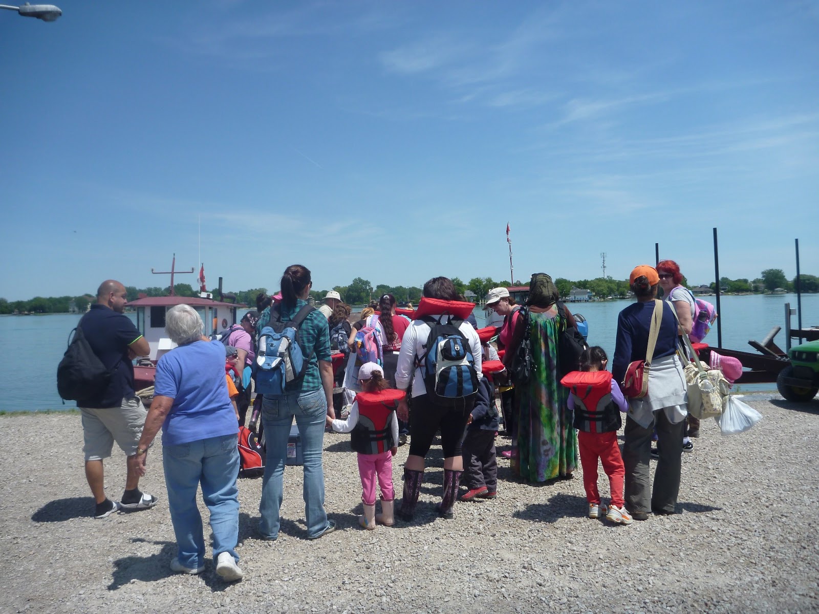 PLAY. EXPLORE. LEARN Fighting Island