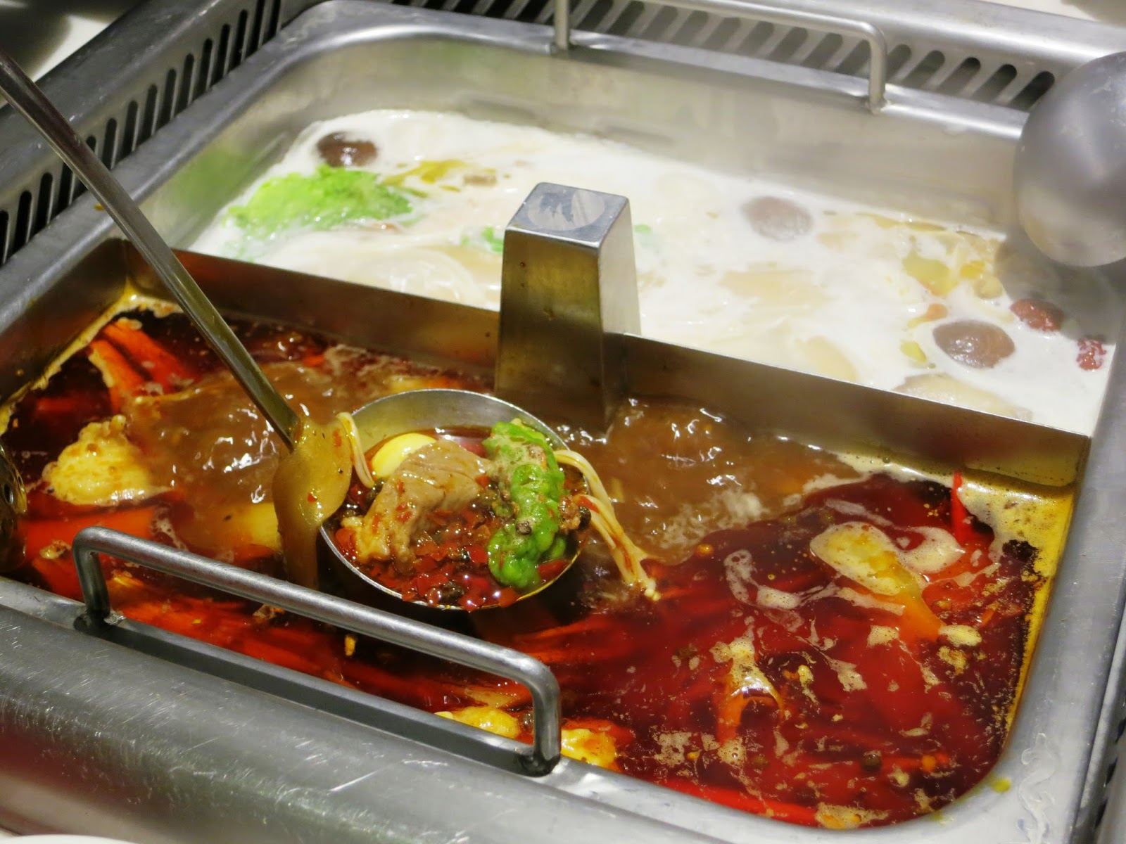 PinkyPiggu 海底捞火锅 HaiDiLao Hot Pot Clarke Quay A Place Which