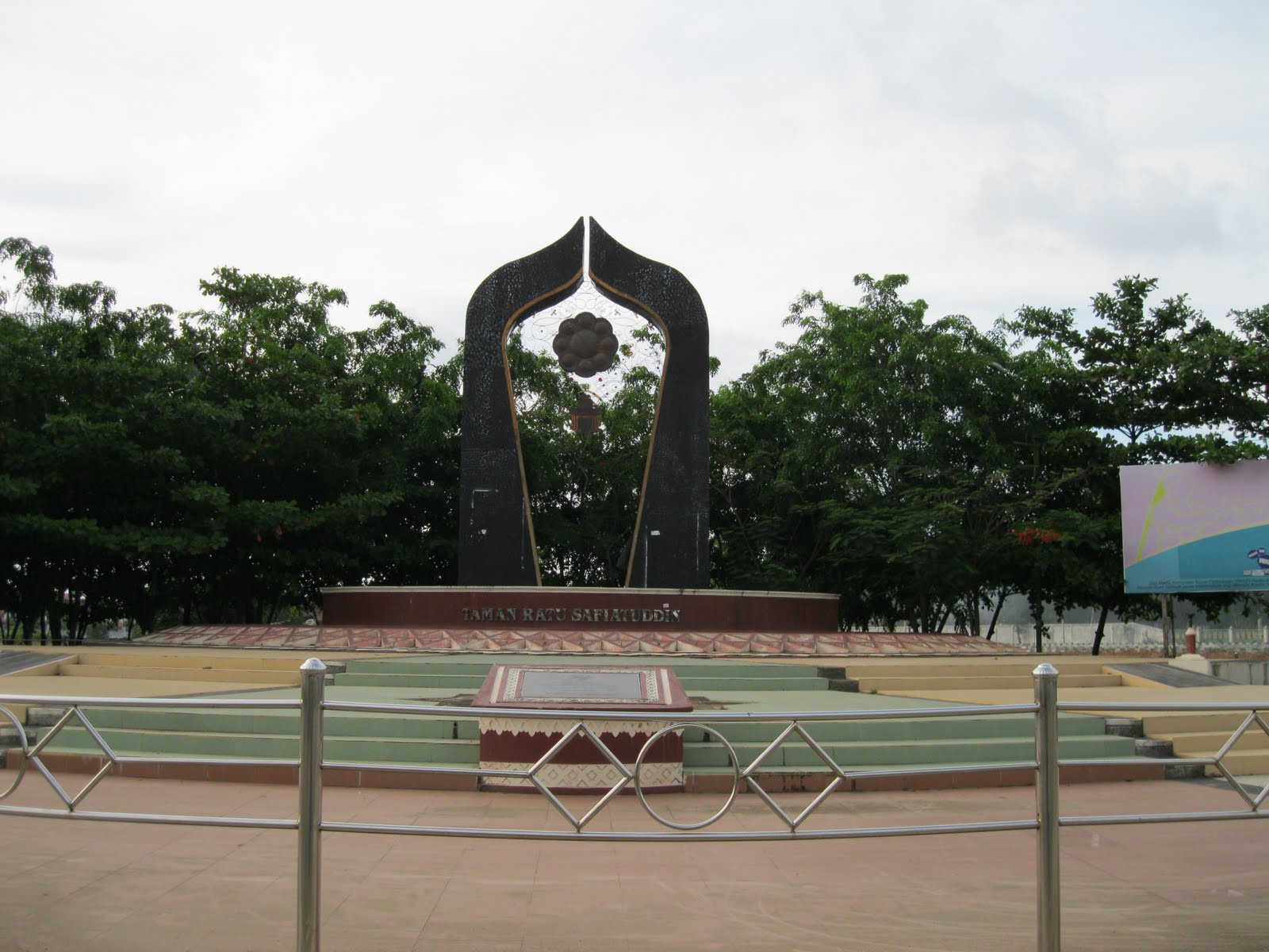 Aidia Photography: QUEEN SULTANAH SAFIATUDDIN PARK BANDA ACEH