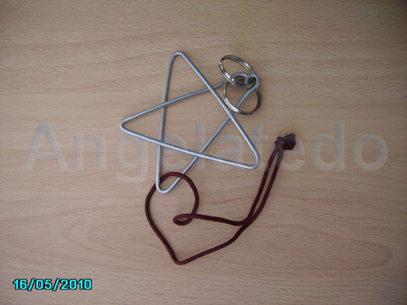 Juegos de alambre, wire puzzles Angelatedo