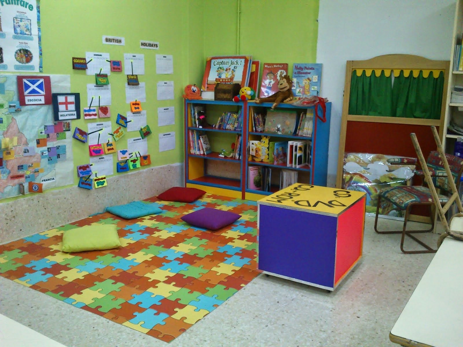 Our English classroom´s little library