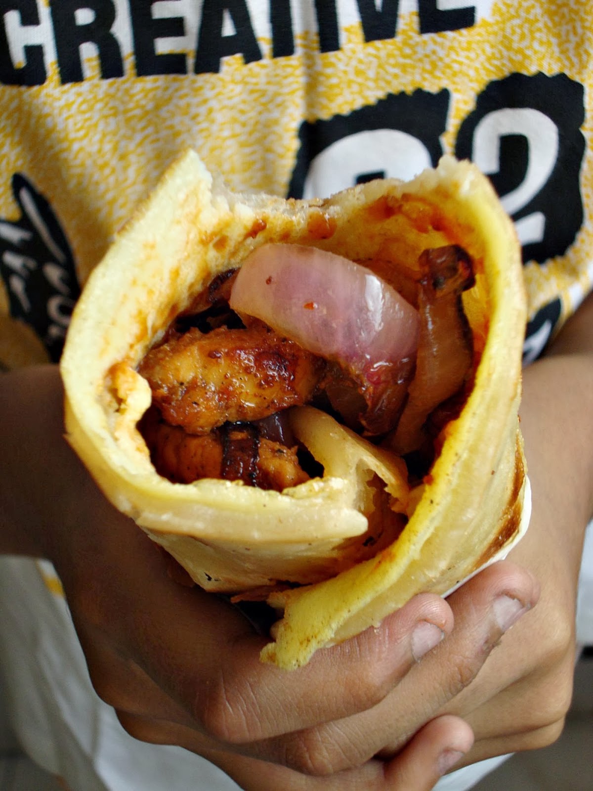 Hamaree rasoi Kolkata Style Egg Chicken Roll A Famous Street Food