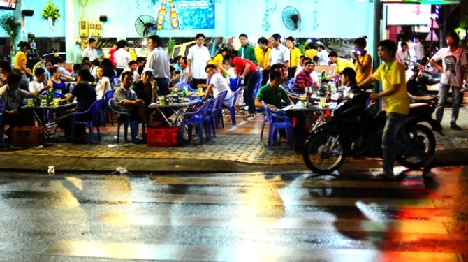 Tin Tức 24H: Kinh doanh gì để thoát nghèo ở Sài Gòn?