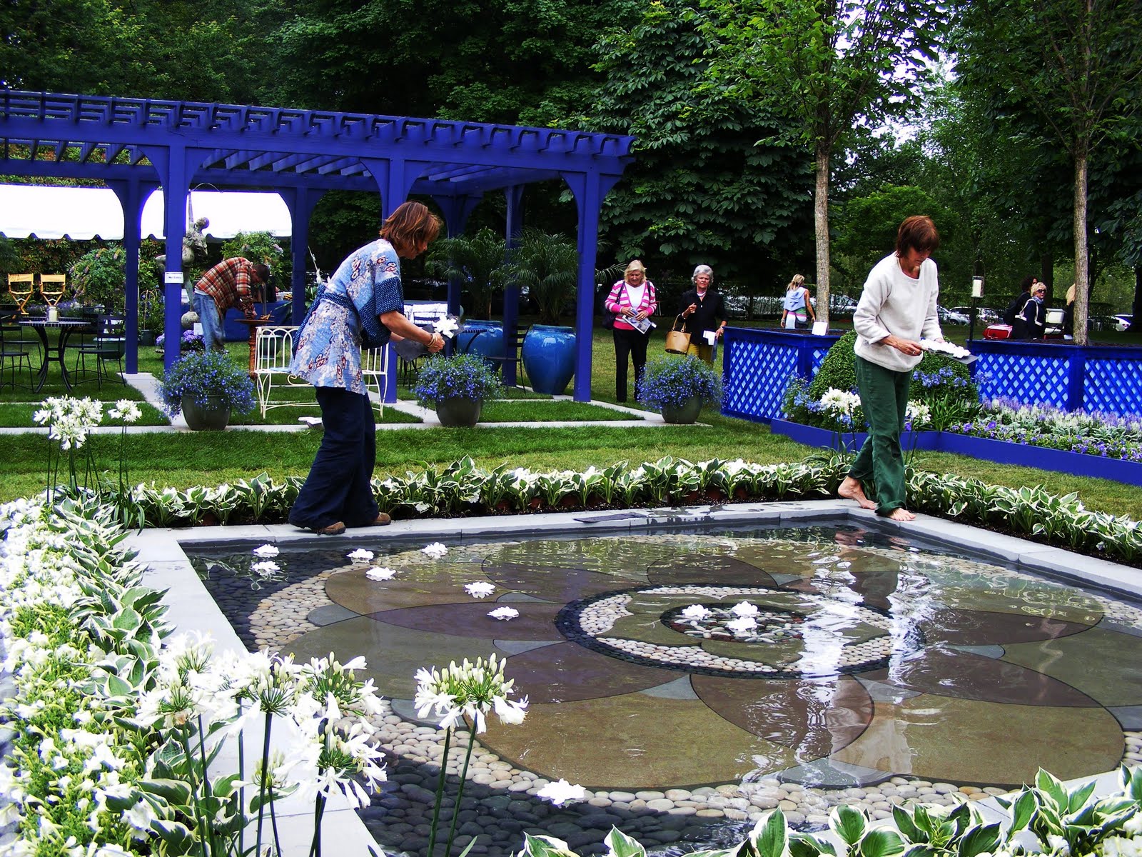 Beyond the Brambles Newport Flower Show Delivering Extravagance