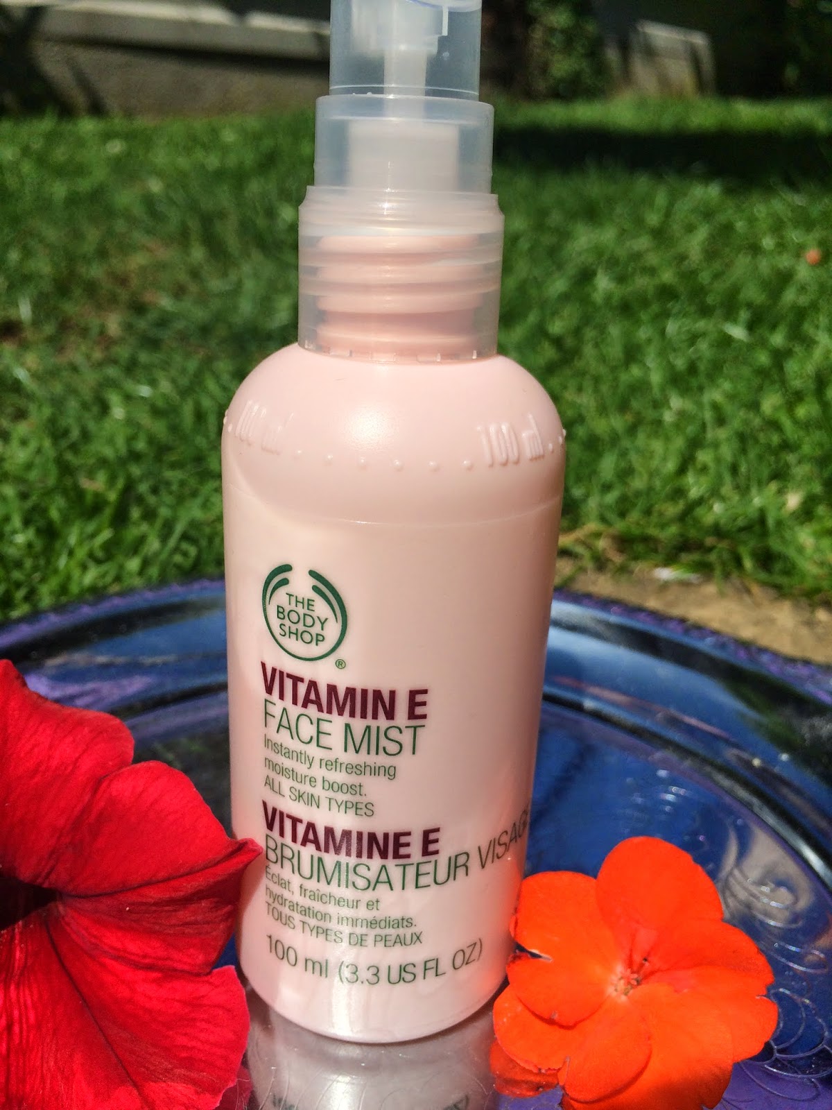 Rambles from my makeup box. The Body Shop Vitamin E face mist.