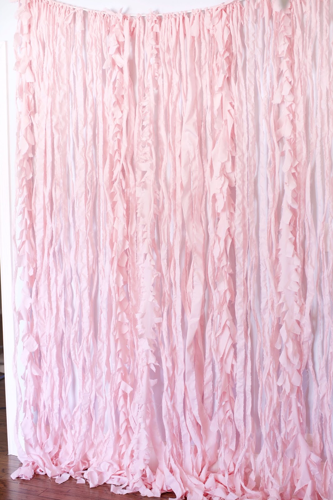 Avery Street Design Blog diy fabric photo backdrop