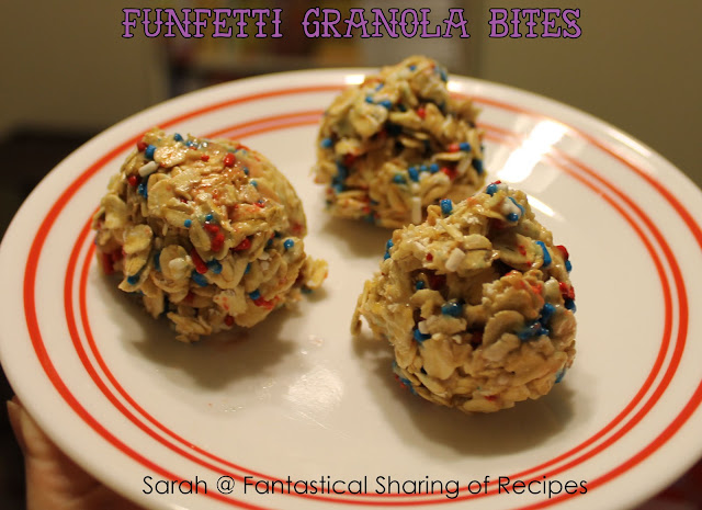 Funfetti Granola Bites - a healthy, fast snack that tastes like a sinfully delicious cake! #funfetti #cake #granola #snack