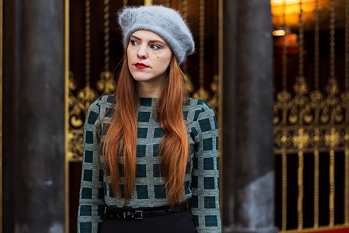 Fashion blogger outfit with vintage sweater, Eiffel tower earrings and a midi pencil skirt