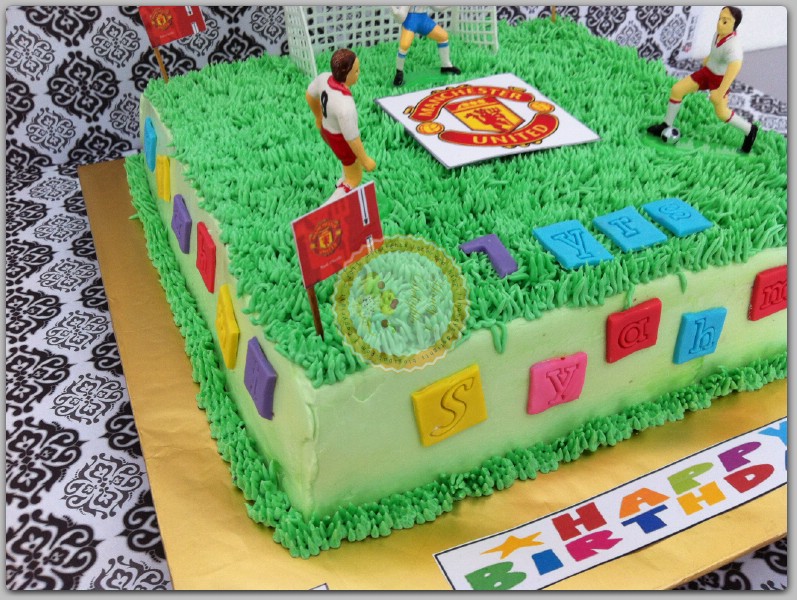 Doll Cake & Man U Cake HoneyzDelights
