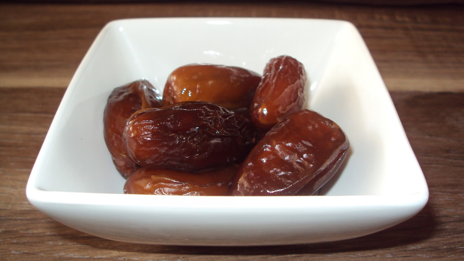 Whole Foods Living Making a Date with Dried Dates